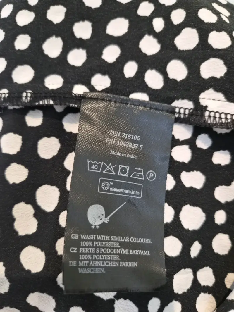 Vestido Monki negro con estampado de lunares - 4