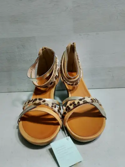 Sandalias de cuña animal print y dorado - miniatura 1