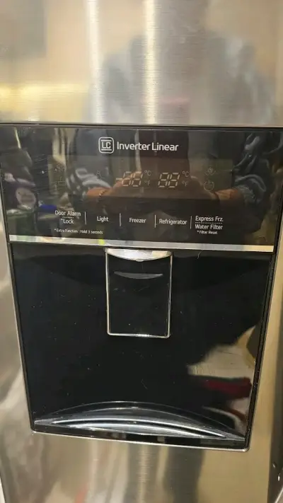 Refrigerador LG Inverter Linear con Dispensador de Agua - miniatura 2