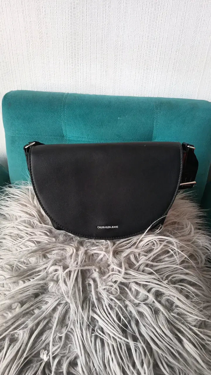 Bandolera Calvin Klein Negra - 1