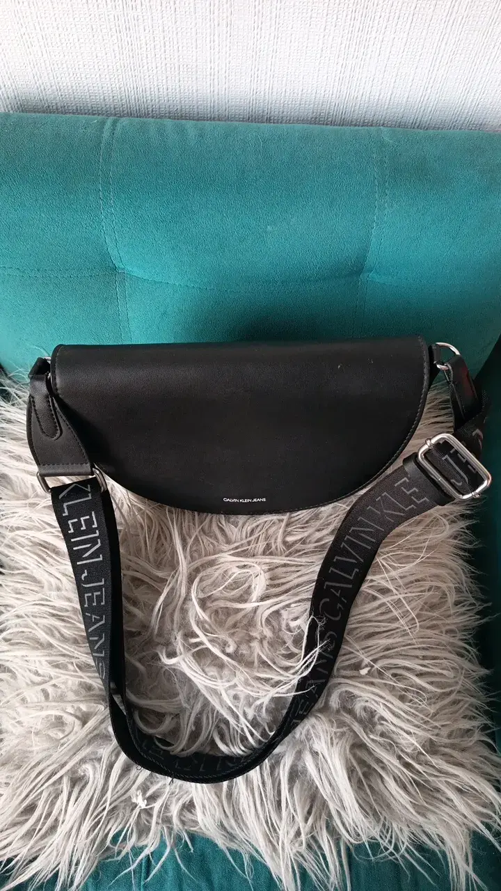 Bandolera Calvin Klein Negra - 2