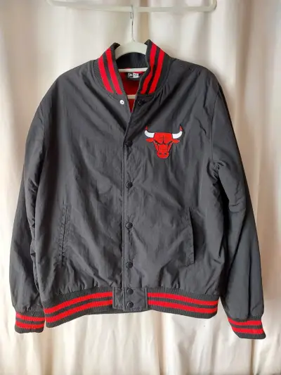 Chaqueta Varsity Chicago Bulls New Era Negra - miniatura 1