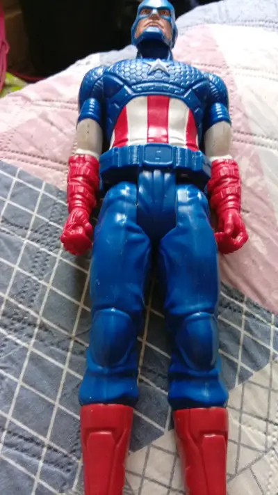 Figura de acción Capitán América - miniatura 1