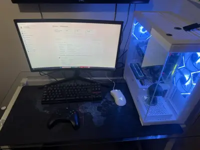 PC Gamer Ryzen 5 más monitor 144hz Samsung - miniatura 1