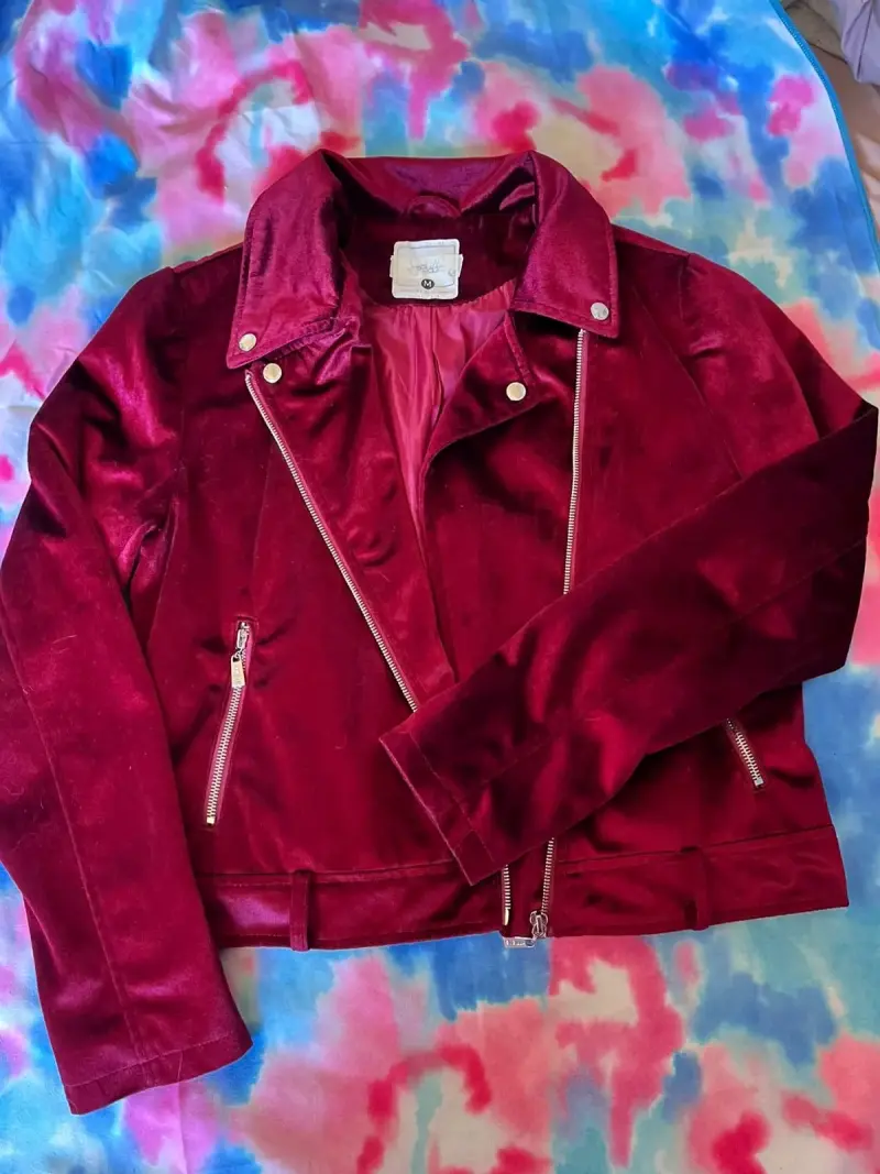 Chaqueta de terciopelo burdeos con cierre metálico - 1