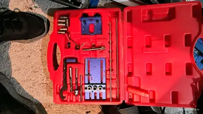 Set de herramientas para carpintería con estuche rojo - miniatura 1