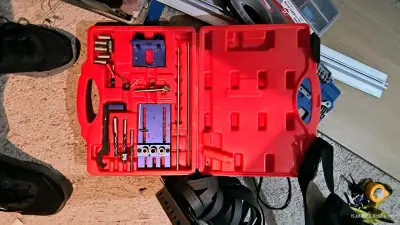 Set de herramientas para carpintería con estuche rojo - miniatura 3
