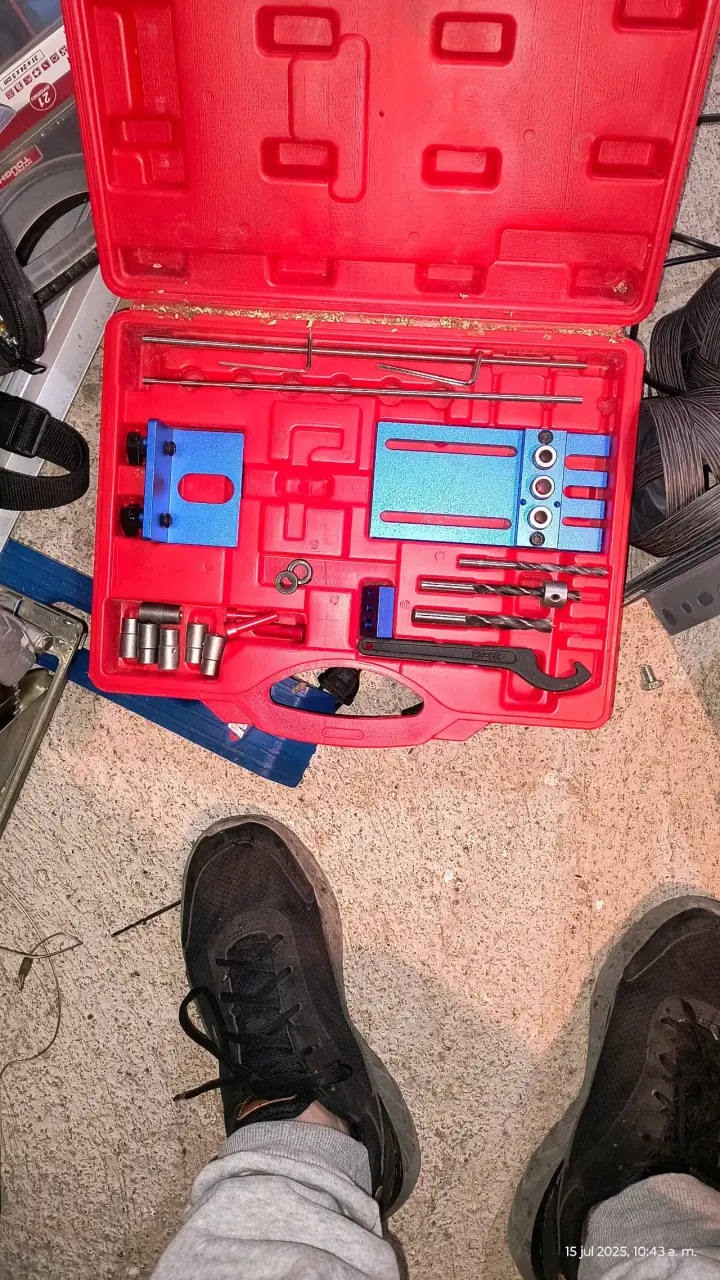 Set de herramientas para carpintería con estuche rojo - 4
