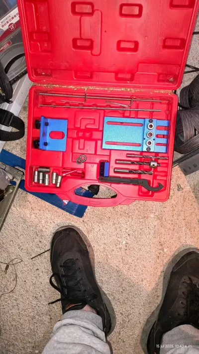 Set de herramientas para carpintería con estuche rojo - miniatura 4