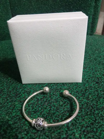 Pulsera de plata Pandora con charm - miniatura 3