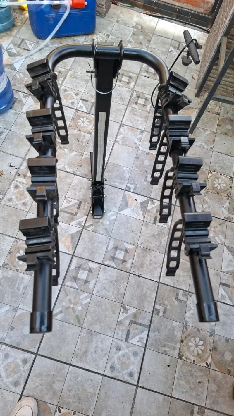 Soporte para bicicletas plegable de metal - 1