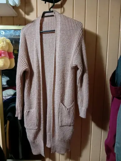 Cárdigan largo de punto beige para mujer - miniatura 1