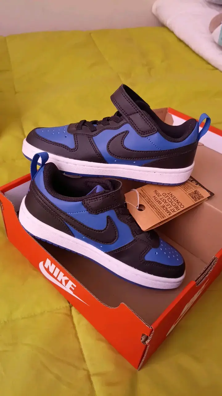 Zapatillas deportivas Nike para niños azul y negro - 3