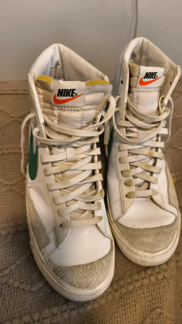 Zapatillas altas Nike blancas con logo verde - 2