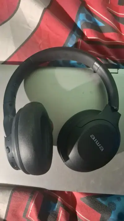 Audífonos inalámbricos Aiwa negros con control de volumen - miniatura 2