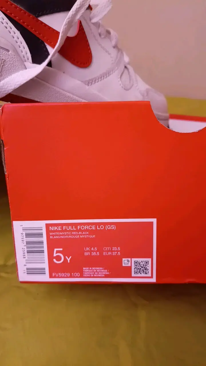Zapatillas deportivas blancas y rojas Nike - 3