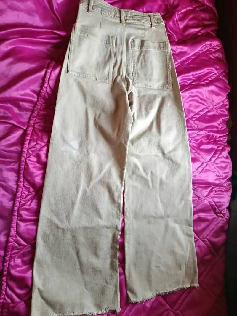 Pantalones beige rectos Zara para mujer - 1