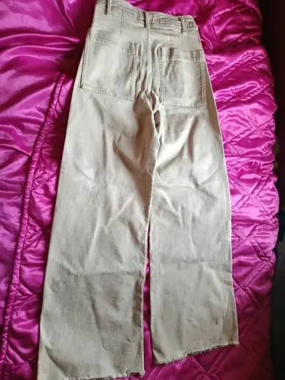 Pantalones beige rectos Zara para mujer - miniatura 1