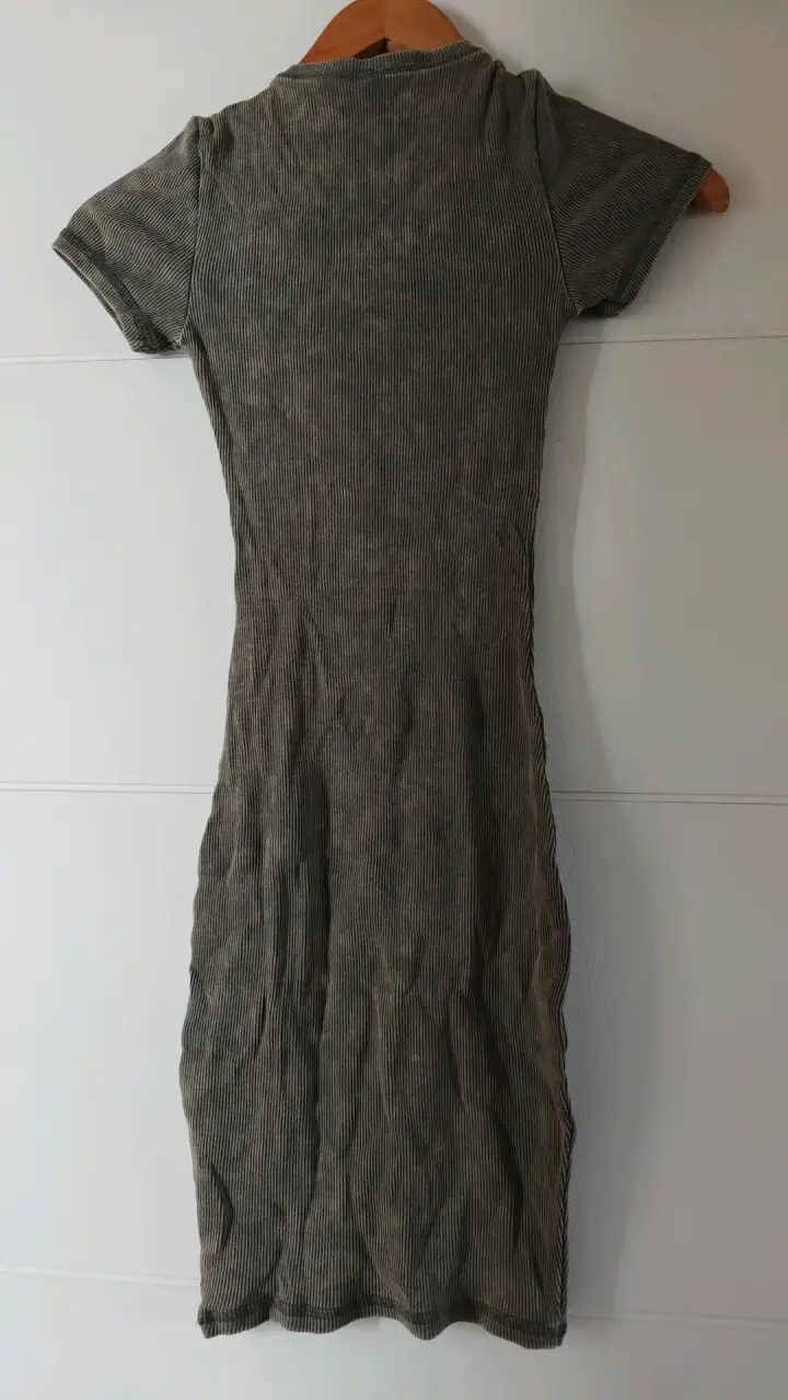 Vestido ajustado verde oliva de canalé - 3