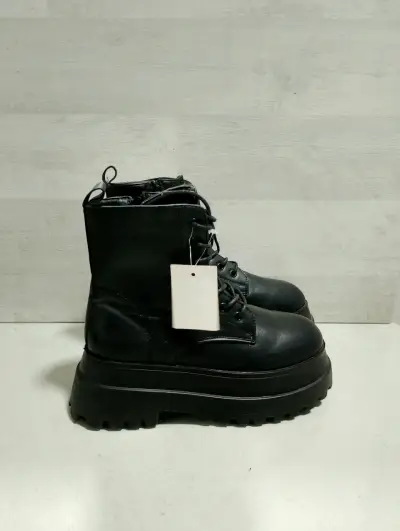 Botas negras de cuero con plataforma - miniatura 2