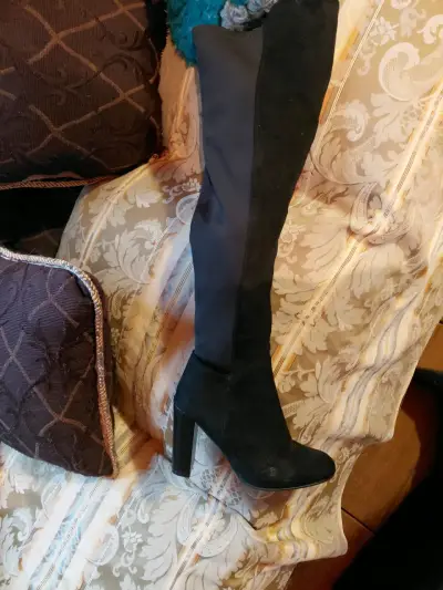 Botas negras de tacón alto para mujer - miniatura 1