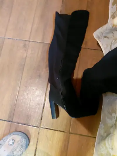 Botas negras de tacón alto para mujer - miniatura 2
