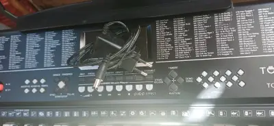 Teclado electrónico con soporte y adaptador - miniatura 1