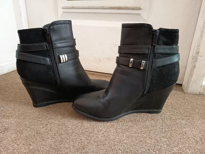 Botines negros de cuero con plataforma - 1