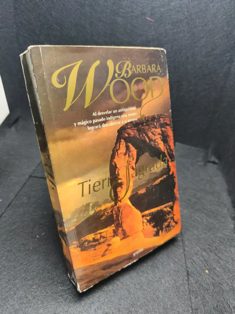 Libro 'Tierra Sagrada' de Barbara Wood - 2