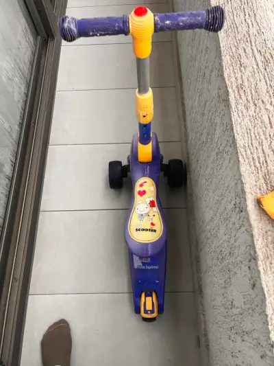Monopatín infantil colorido para niños - miniatura 1