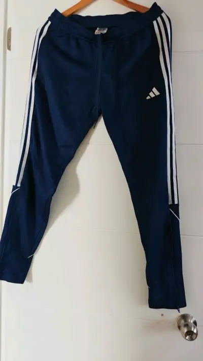 Pantalones deportivos azul marino Adidas - miniatura 1