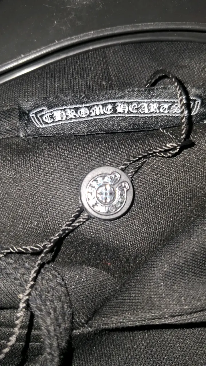Polerón Chrome Hearts con detalles morados - 3