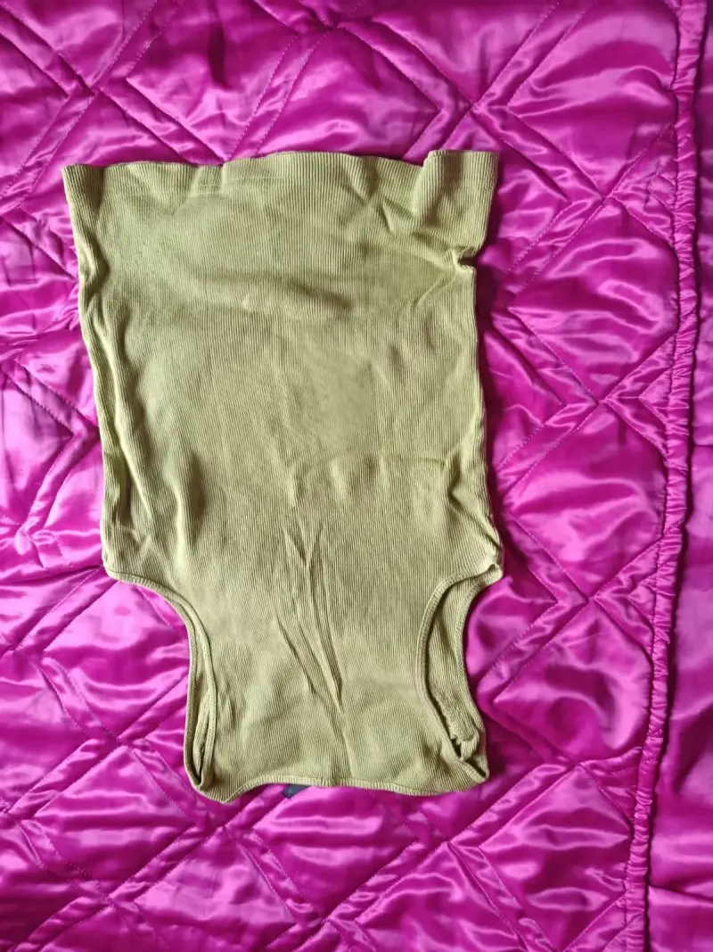 Polera sin mangas beige con encaje Alaniz - 2