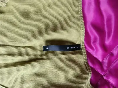 Polera sin mangas beige con encaje Alaniz - miniatura 3