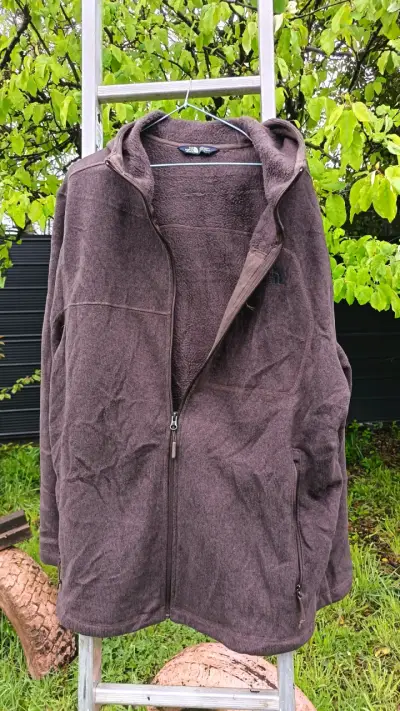 Chaqueta polar The North Face marrón con capucha - miniatura 2
