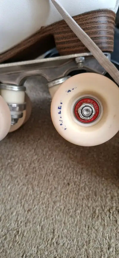 Patines de Cuatro Ruedas Rollerwar Blancos - miniatura 1