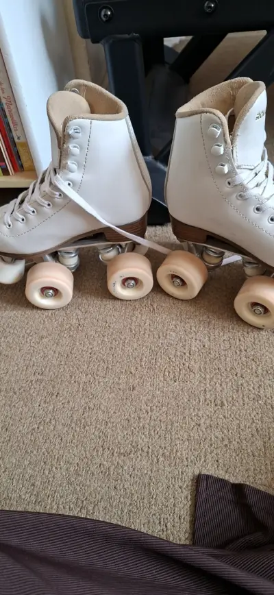 Patines de Cuatro Ruedas Rollerwar Blancos - miniatura 2