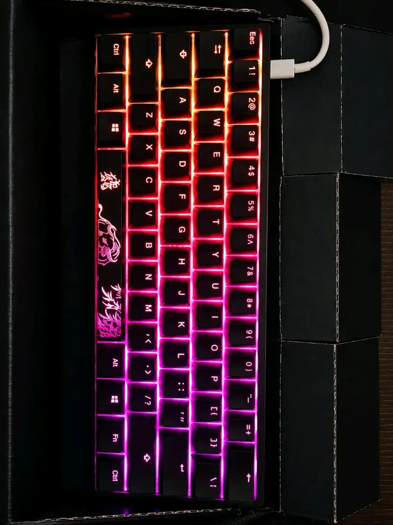 Teclado Mecánico RGB Ducky One 2 mini 60% - 1
