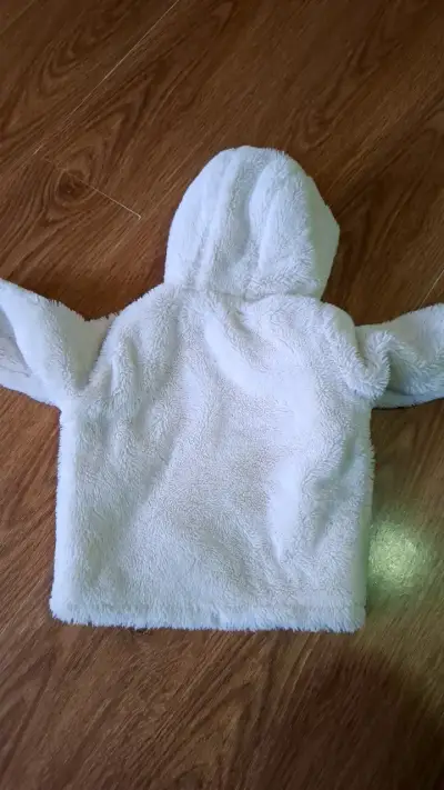 Chaqueta de peluche blanca para bebé - miniatura 2