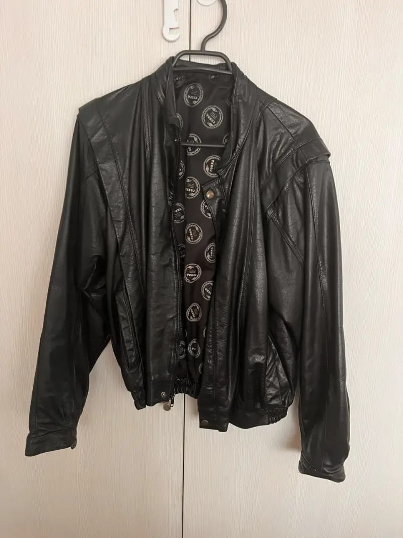 Chaqueta de cuero negra para hombre estilo vintage - 1