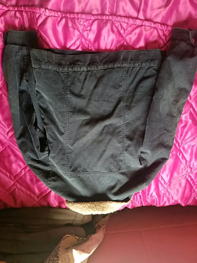 Chaqueta negra peludita por dentro Levis - 2
