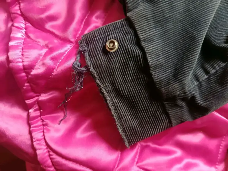 Chaqueta negra peludita por dentro Levis - 5