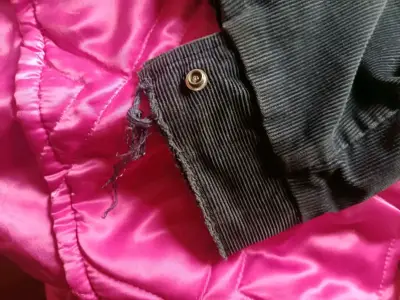 Chaqueta negra peludita por dentro Levis - miniatura 5