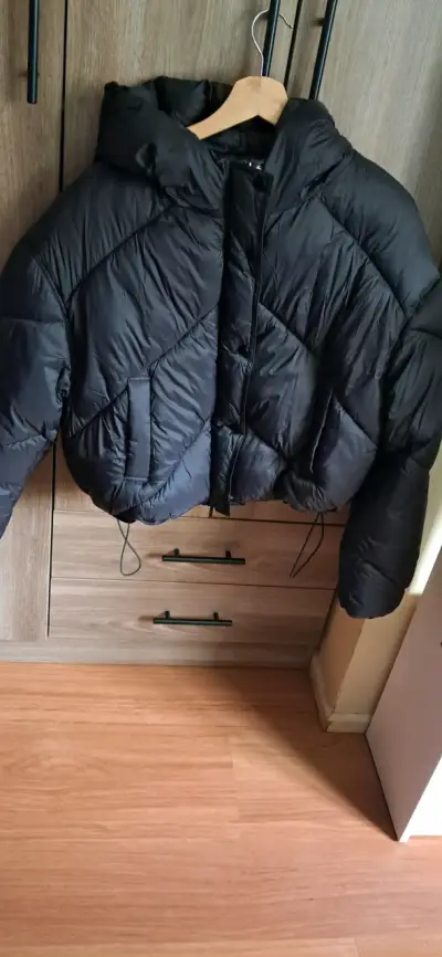 Chaqueta acolchada negra para mujer - miniatura 3