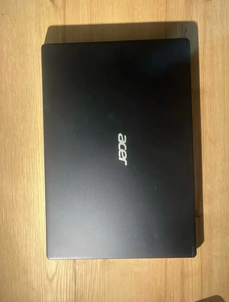 Laptop Acer Aspire 5 Intel Core i3 más Cargador - 2