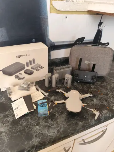 Drone DJI Mini SE con accesorios completos - miniatura 1