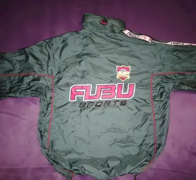Chaqueta deportiva FUBU verde con detalles rojos - miniatura 1