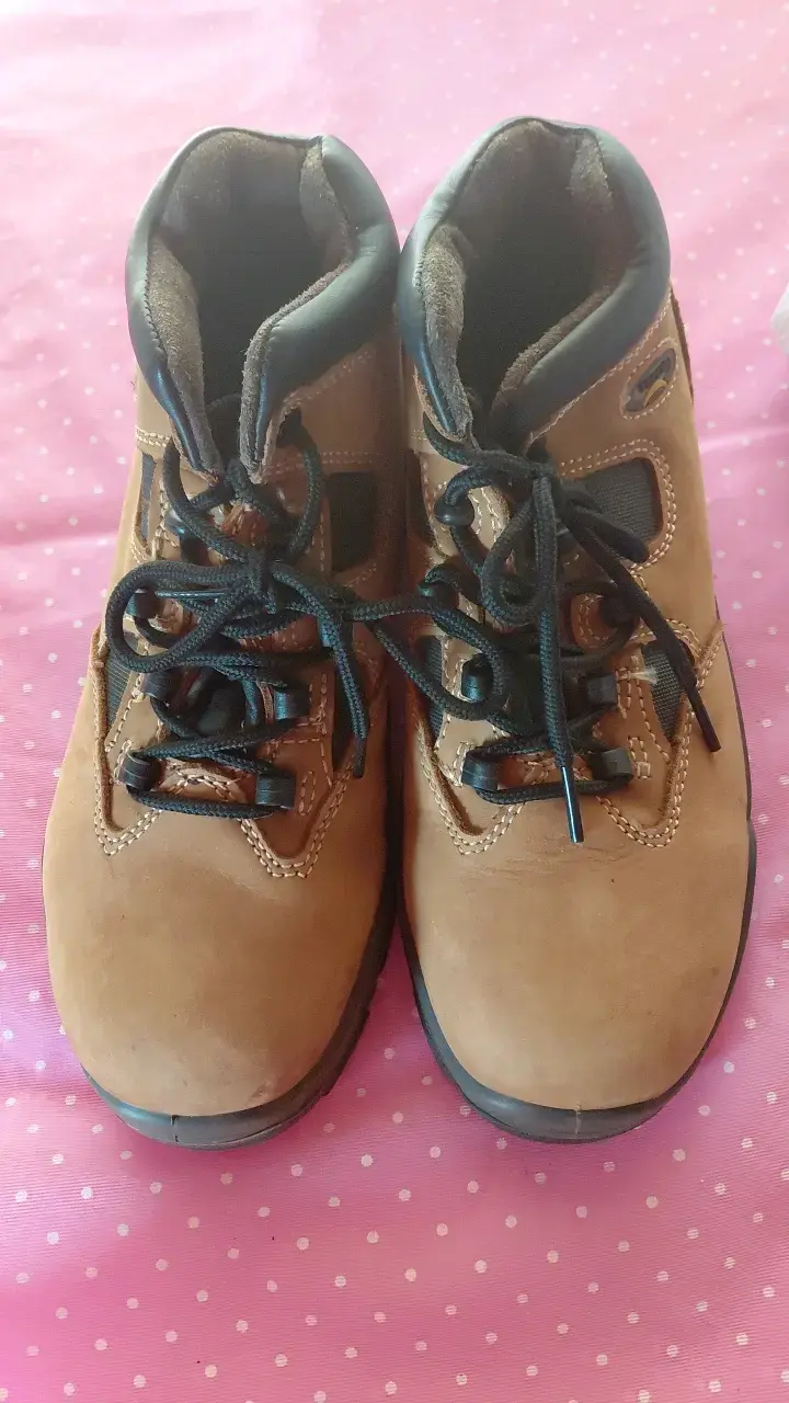 Botas de trekking para hombre color marrón