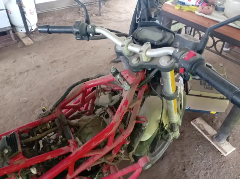 Moto Benelli - 4