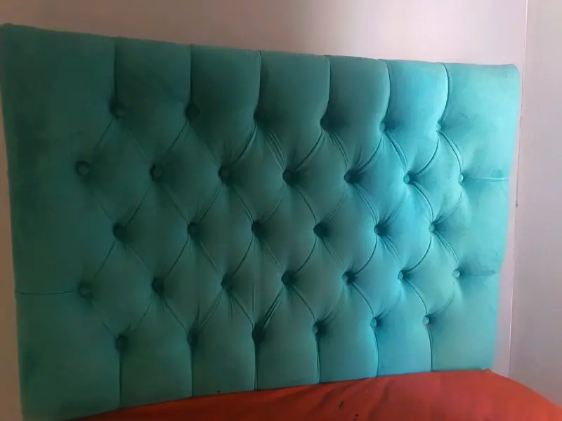 Cabecera de cama capitoné turquesa